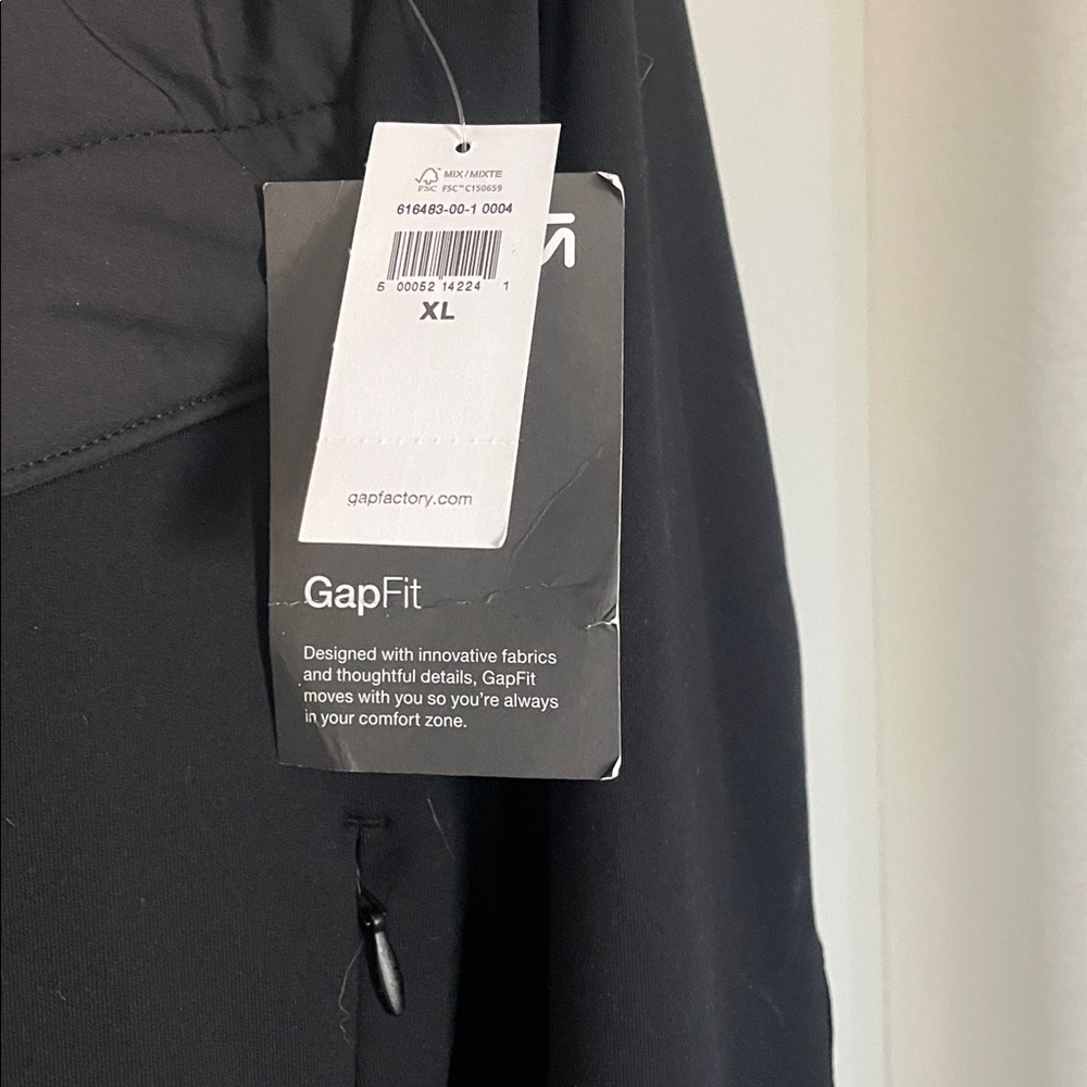 GAP Fit Women's Black Atleisure/Travel Jacket. Never worn! - Picture 2 of 6
